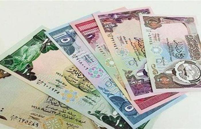 سعر الدينار الكويتي بالبنوك اليوم الأربعاء